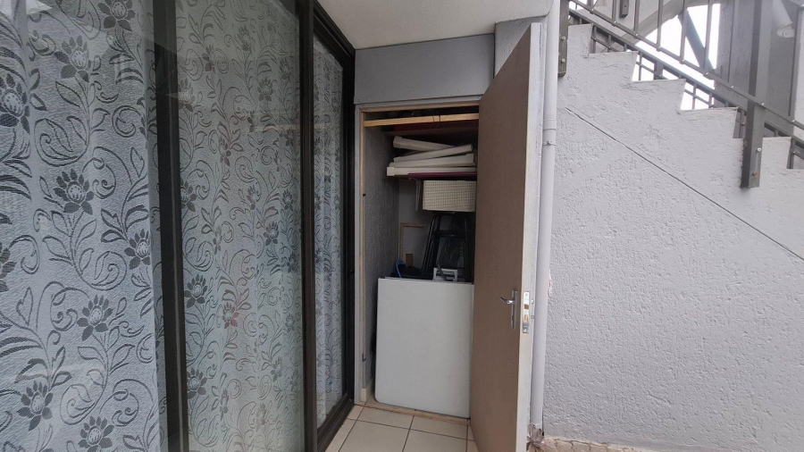 1 Bedroom Property for Sale in Hartenbos Central Western Cape